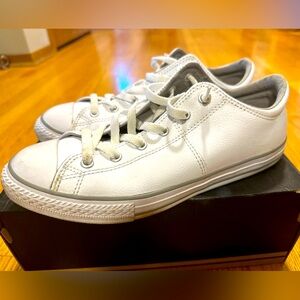 Converse CTAS Padded Tongue Junior's Size 6 US Sneakers White Leather
